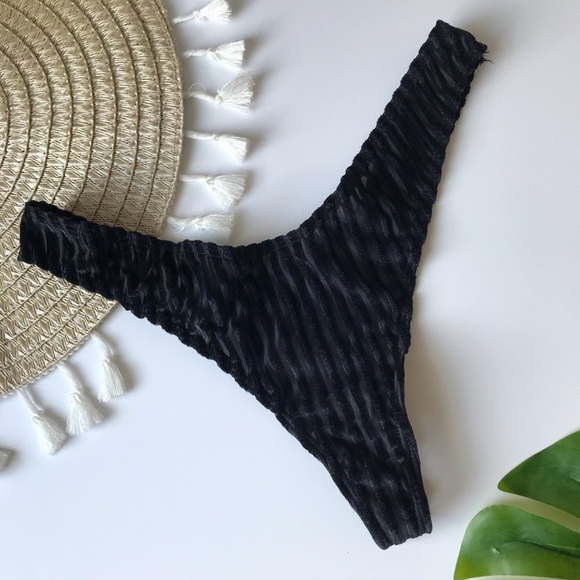 Victoria’s Secret PINK Velvet High Leg Thong Panty Black NEW - Picture 1 of 3